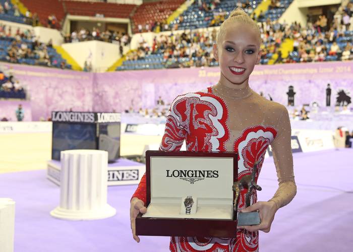 Yana Kudryavtseva (Rusia), ganadora del Premio a la Elegancia Longines 2014 y el título de la combinada en los 33º Campeonatos del Mundo de Gimnasia Rítmica en Esmirna, Turquía