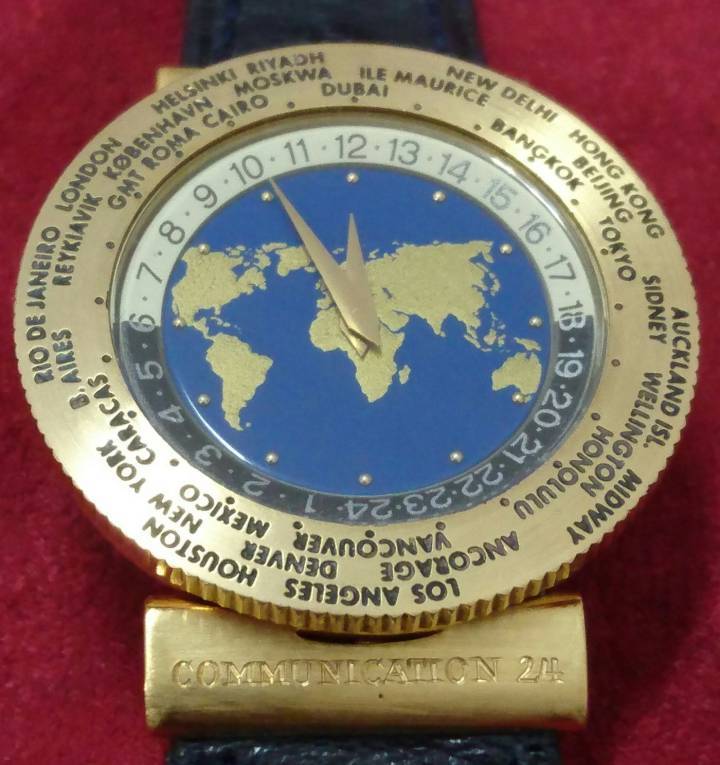 El primer reloj Worldtime de Svend Andersen data de 1989. Su módulo adicional tiene un grosor de 0,9 mm, en comparación con la esfera de 1,2 mm de grosor de los modelos de Louis Cottier, la inspiración. Desde entonces, ha creado muchos más.