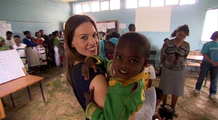 Hilary Swank visita Etiopía como asociada a Montblanc y UNICEF (2013)