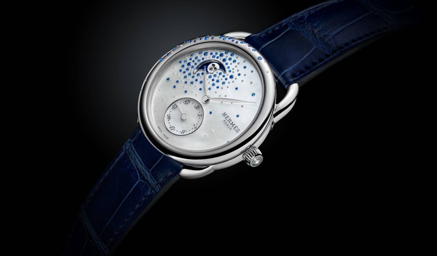 Hermes_arceau_petite_lune_jete_de_diamants_et_saphirs_-_europa_star_watch_magazine_2020