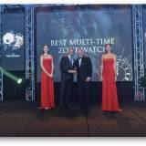 Marc de Panafieu, Director de Jaeger-LeCoultre Oriente Medio recibiendo el premio “Best Multi-Time Zone Watch” 