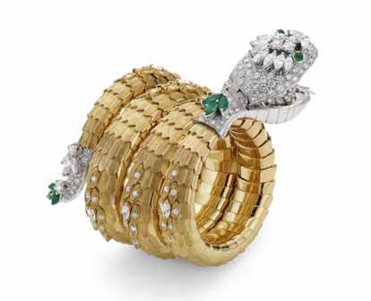 Oro amarillo, platino, diamantes y esmeraldas en el reloj-brazalete Serpenti de la Heritage Collection, ca. 1967. De Bulgari