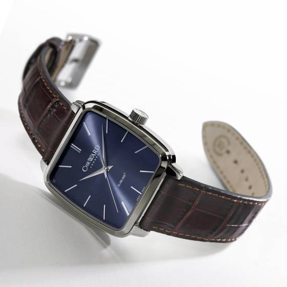 ¡Christopher Ward, muestra que está a la última ser cuadrado!