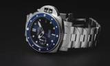 Panerai lanza un nuevo modelo Submersible con un brazalete de metal