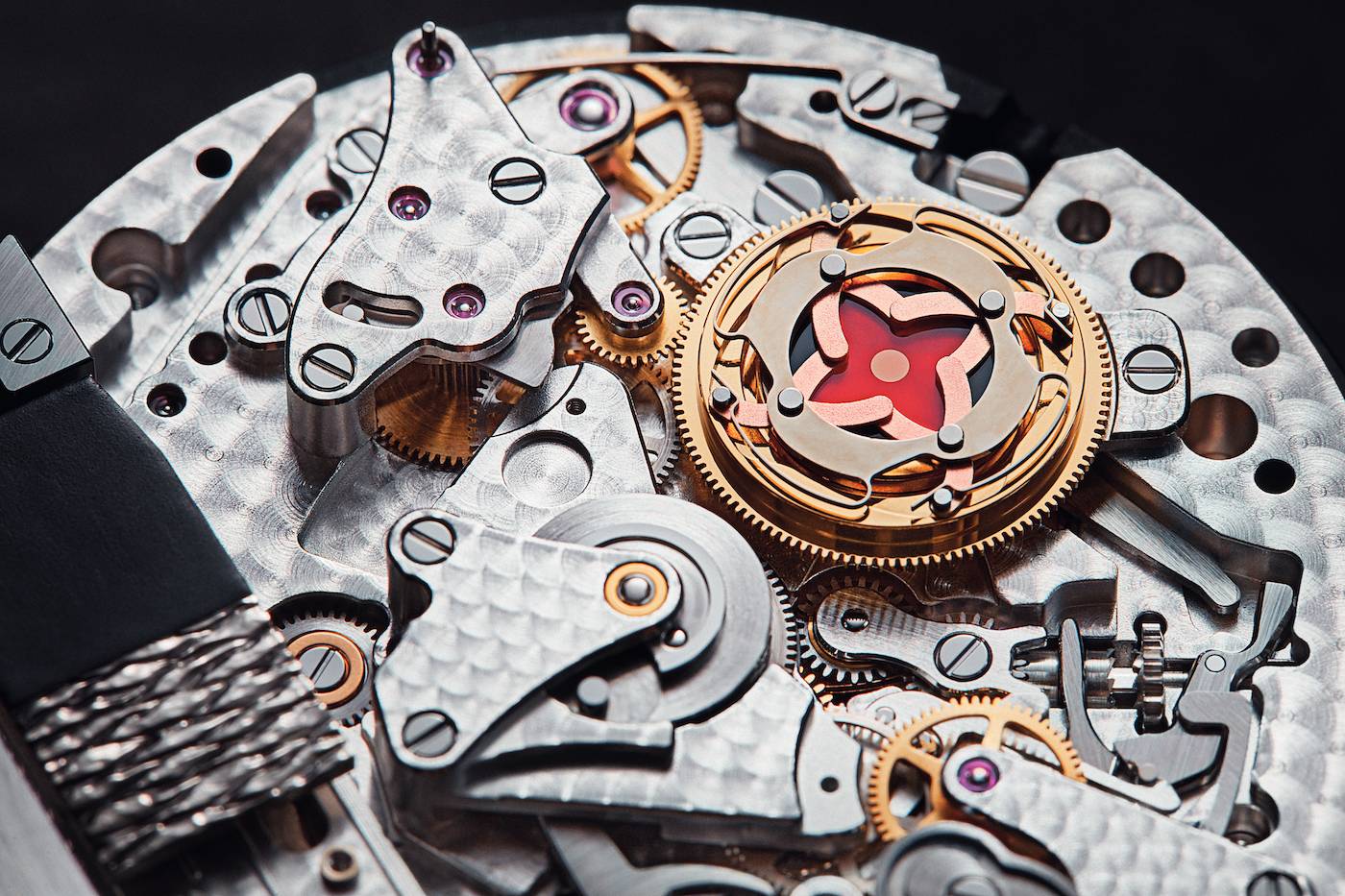 Louis Vuitton presenta el magistral Tambour Opera Automata