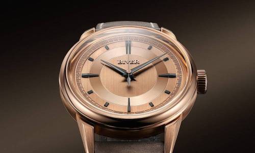 Biver presenta su primer reloj automático de tres agujas
