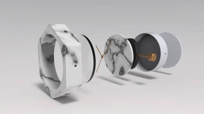 El reloj está hecho de genuino marmol, con la excepción del movimiento