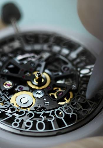 Corum's Admiral's Cup AC-One 45 Squelette 