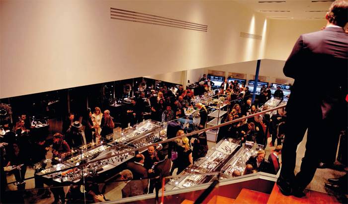 La boutique Westime en el sur de California proporcionó un sofisticado programa de apoyo para la ceremonia de apertura, durante la cual las obras maestras de Buben & Zörweg estaban en exhibición en un InShop exclusivo de la boutique.
