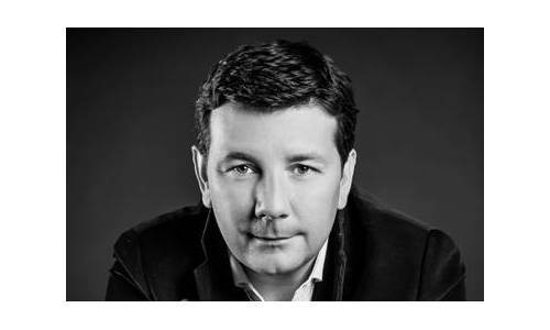 PERFIL MINORISTA - FROJO, VENDIENDO RELOJES EN LA CIMA DEL MUNDO