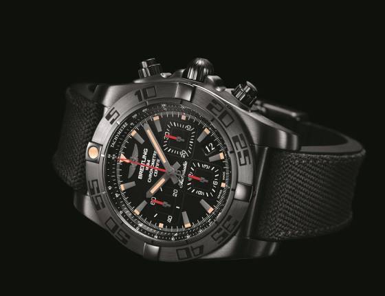 El Breitling Chronomat 44 Blacksteel añade un borde a su esfera