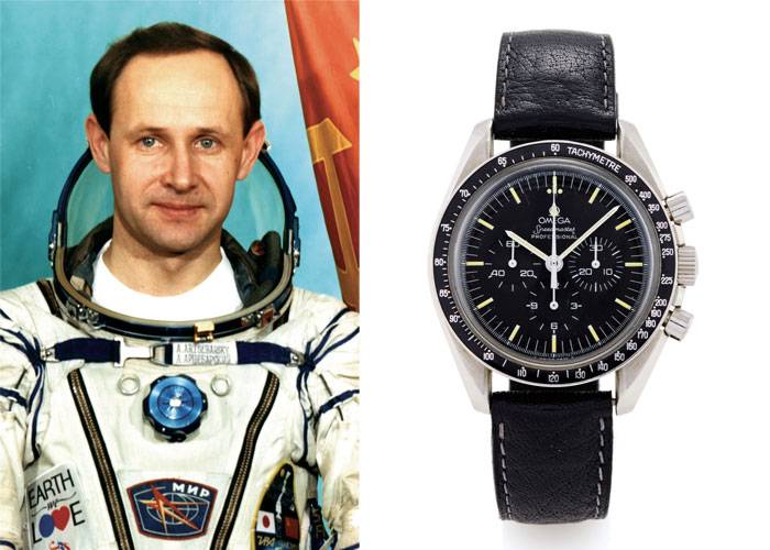 Izquierda: Anatoly Artsebarsky - Derecha: el Omega Speedmaster de Artsebarsky