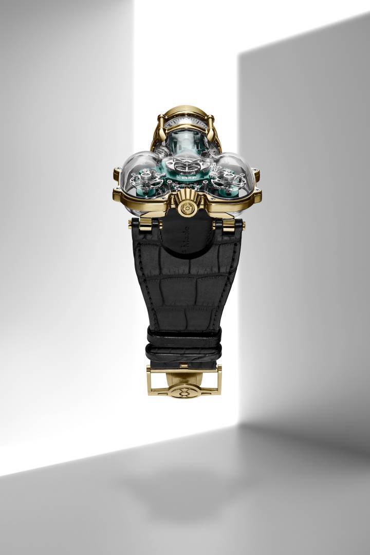 MB&F introduce el Horological Machine N°9 ‘Sapphire Vision'