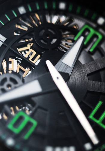 El Nuevo Oktopus Double Date Carbon Green de Linde Werdelin