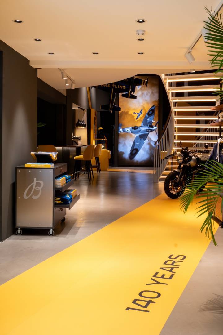 Con motivo de su 140º aniversario, Breitling inauguró su primer museo efímero en el casco antiguo de Zúrich.