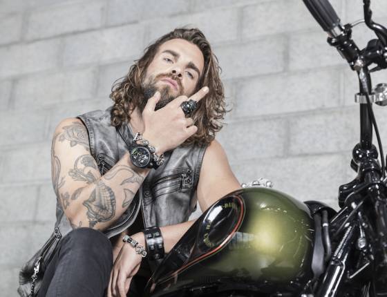 La imponente serie BOLT-68 Skull Rider de Bomberg