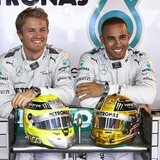 Los nuevos embajadores de IWC Nico Rosberg, izquierda, y Lewis Hamilton