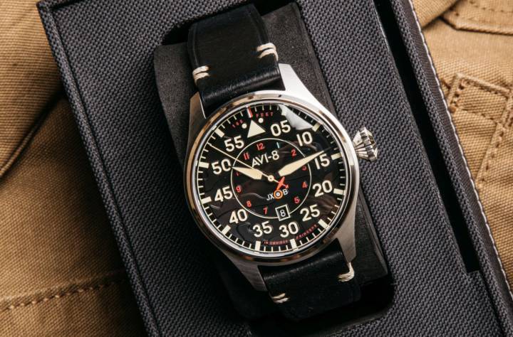 AVI-8 presenta el Hawker Hurricane Clowes Automatic