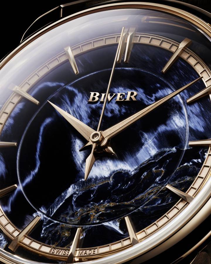 Biver presenta su primer reloj automático de tres agujas