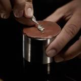 Proceso de grabado en los ateliers de Jaquet Droz