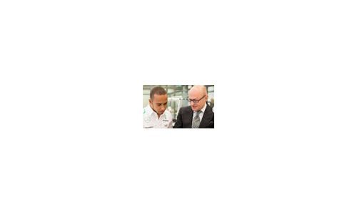 Lewis Hamilton Realiza una Visita a IWC Schaffhausen