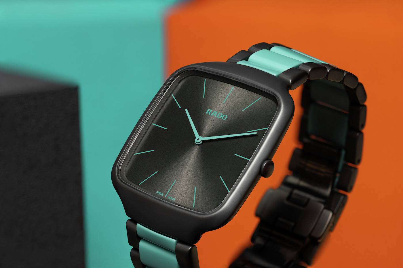 Rado añade un nuevo trío al True Square Thinline Les Couleurs Le Corbusier