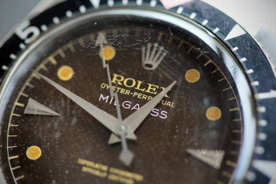 Luchando contra la delincuencia, un reloj en un momento