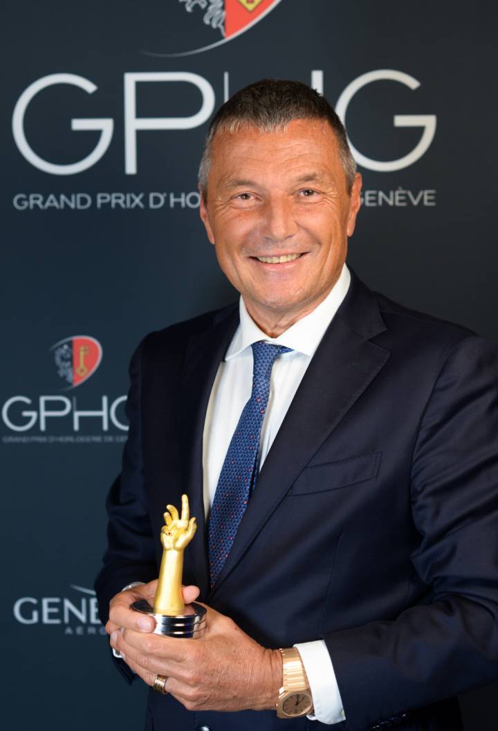Jean-Christophe Babin, El CEO de Bulgari, con el Premio al Reloj Cronógrafo 2019.