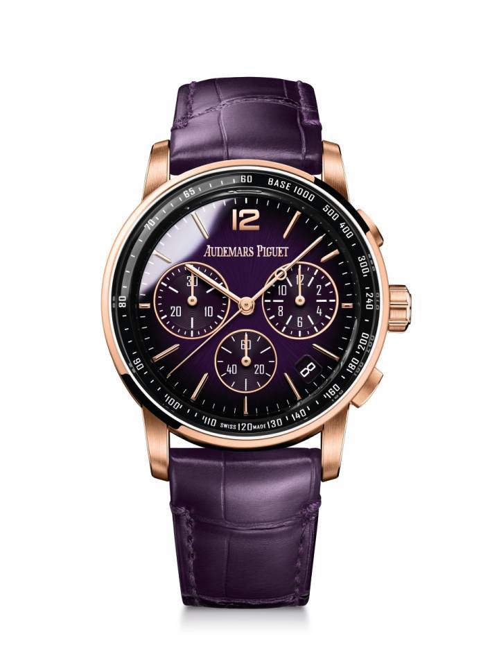 Bringing together the calm stability of blue and the intensity of red, this model in purple hues suggests uncompromising elegance. The contrast between the watch's smoked purple lacquered dial and 18-carat pink gold case is further emphasized by pink gold applied hour-markers and hands.