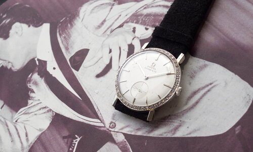 ¿Por qué Elvis Presley regaló su único reloj de pulsera Omega?