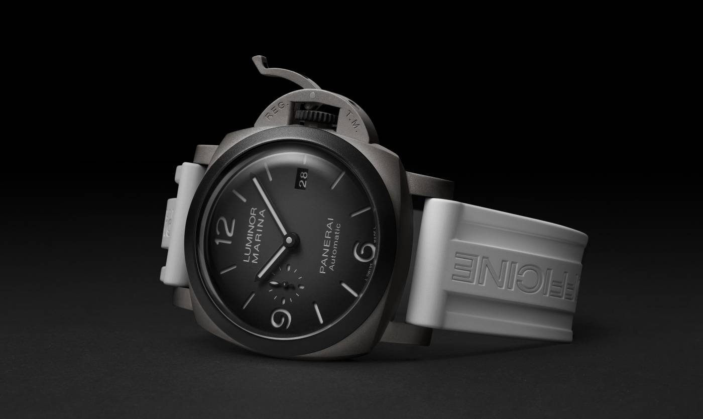 panerai_pam01122_white_-_europa_star_watch_magazine_2021