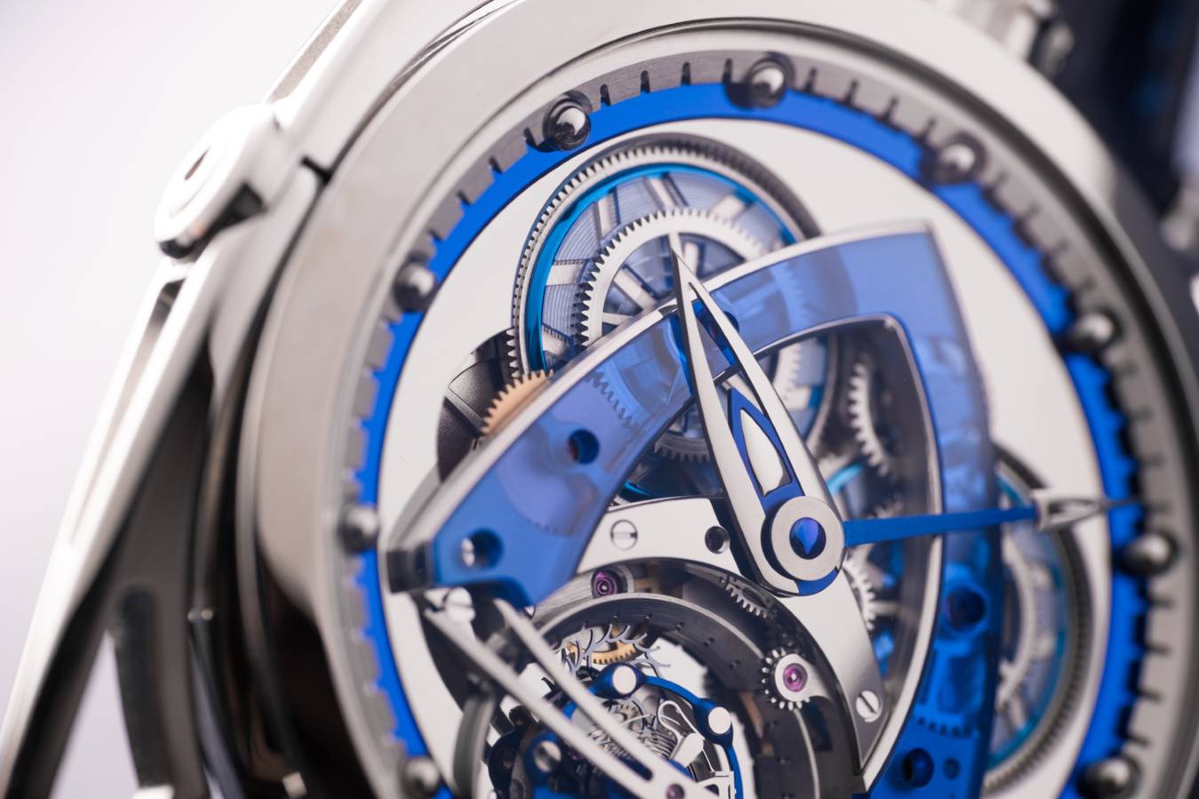 De Bethune presenta el DB28 Steel Wheels Sapphire Tourbillon