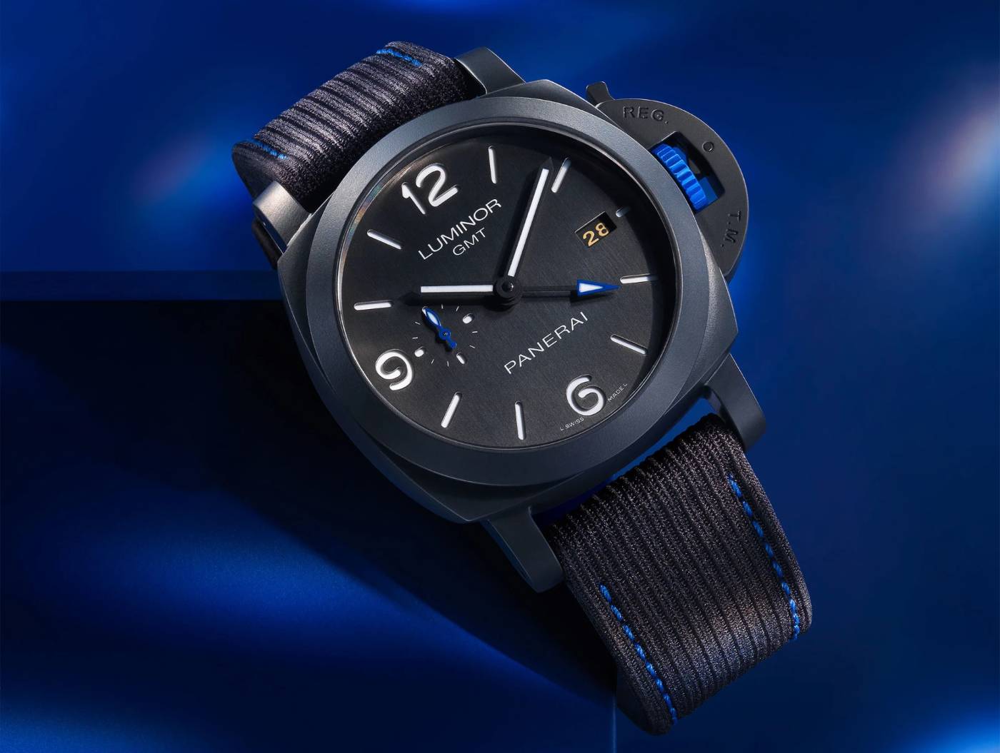 Panerai_luminor_gmt_Bucherer_blue_side-_Europa_Star_watch_magazine_2020-