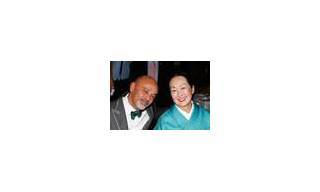 DeLaCour Presta su Apoyo en el 20 Anniversario de la Buakhao White Lotus Foundation