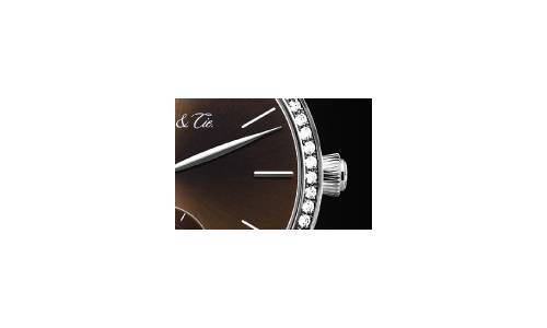 Hautlence: Bautismo de fuego para un holding familiar