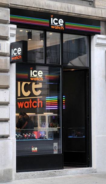 La tienda Ice-Watch en la Rue de Rive, Ginebra