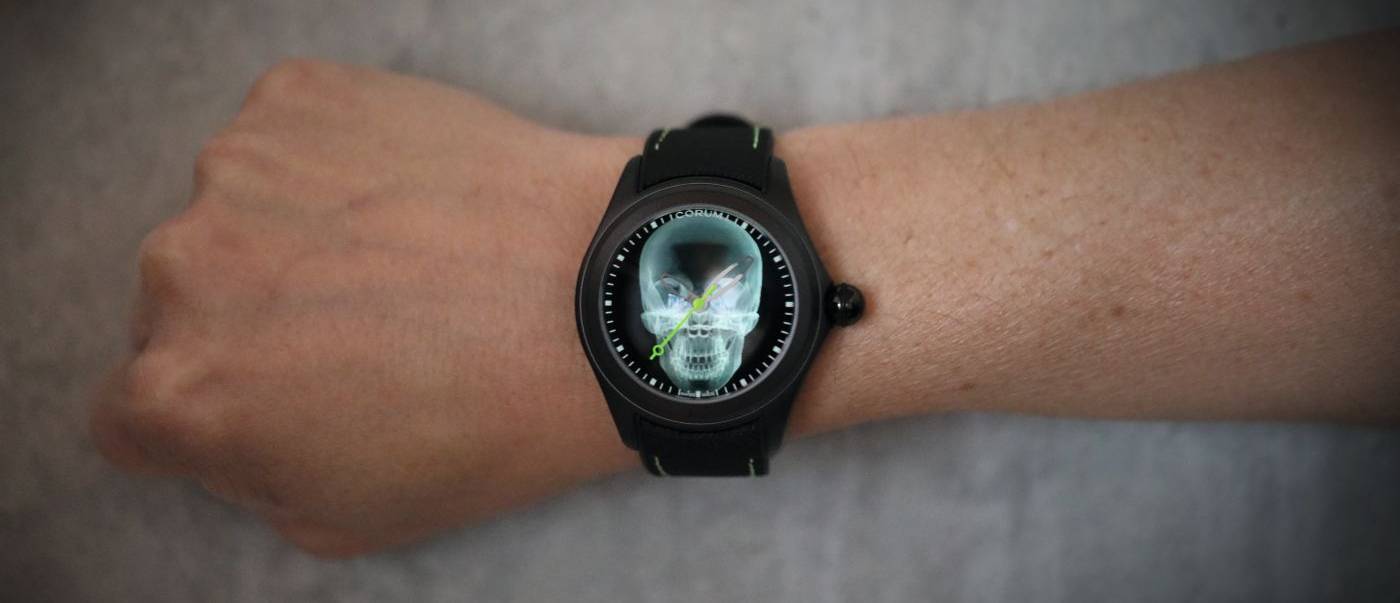 Corum presenta el Skull X-Ray