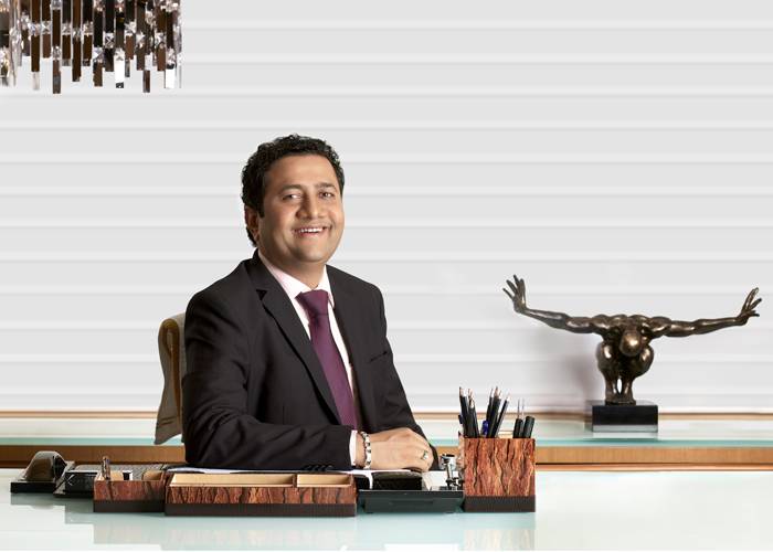 Mr. Dinesh Lakhani, Director de Kiran Gems