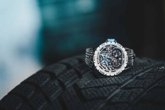 El romance Italiano de Roger Dubuis continúa con el Excalibur Spider Pirelli SOTTOZERO