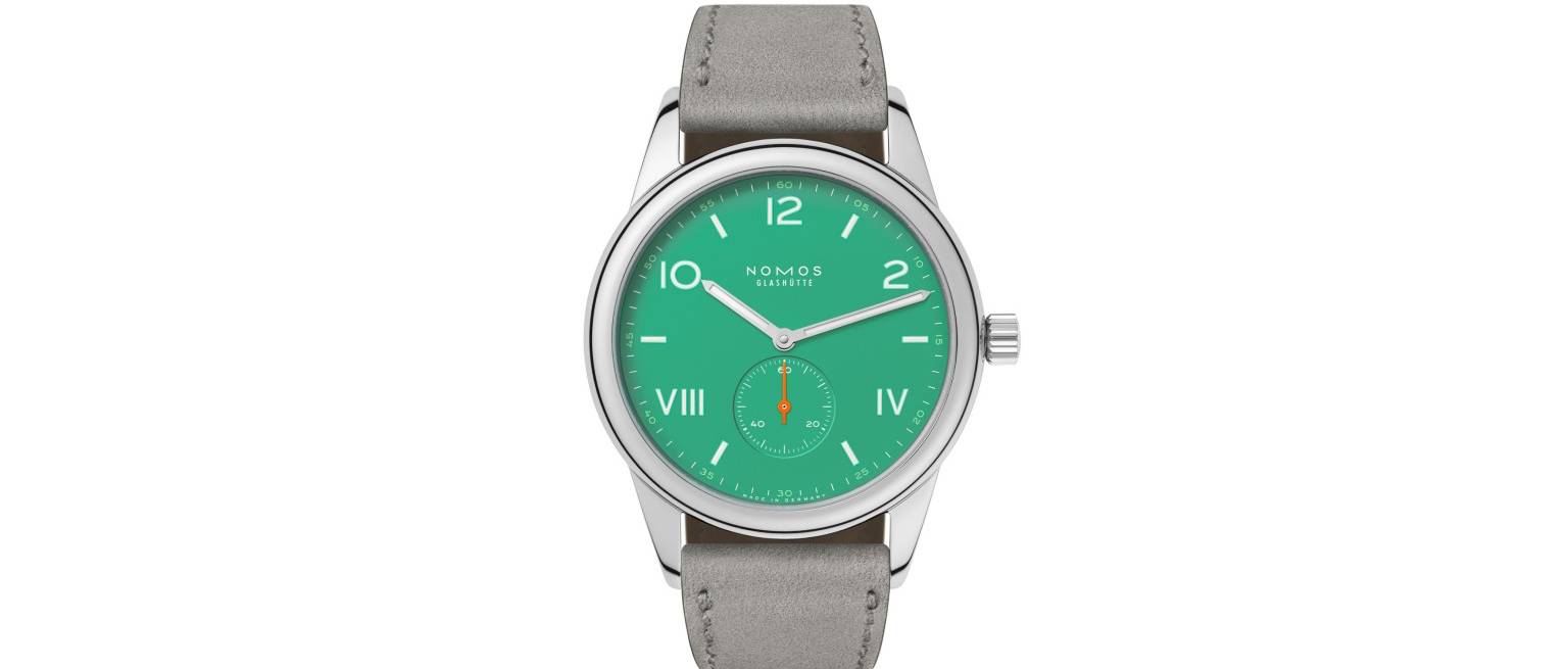 Nomos Glashütte Club Campus en coral crema y verde eléctrico