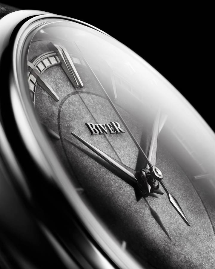 Biver presenta su primer reloj automático de tres agujas