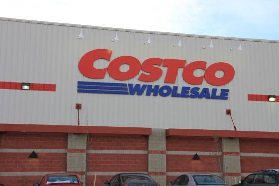 Relación Omega, Costco: 50 Sombras de Grey