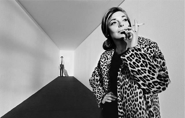 Anne Bancroft y Dustin Hoffman en un set especialmente construido para la filmación de “The Graduate”, Paramount Studios, Hollywood, 1967. © Bob Willoughby