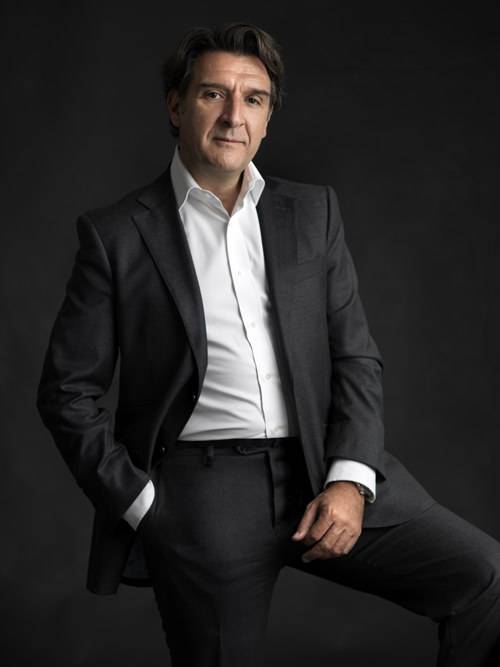 Latino América bajo los focos - Entrevista a Carlos Alonso