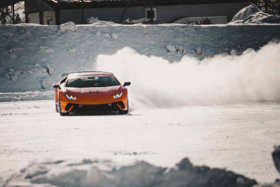 El romance Italiano de Roger Dubuis continúa con el Excalibur Spider Pirelli SOTTOZERO