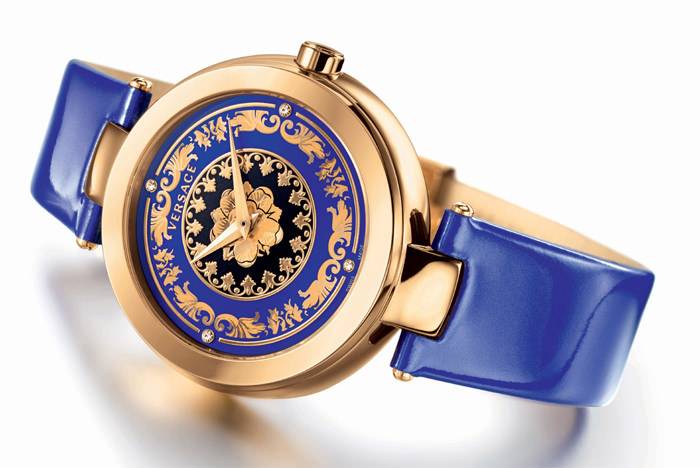 Al igual que los preciosos pañuelos de seda que le han servido de inspiración, el reloj Versace Mystique Foulard es una obra maestra de la opulencia Barroca.