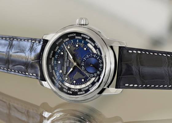 PRE-BASEL 2015 - Classics Manufacture Worldtimer Navy Blue de Frédérique Constant 