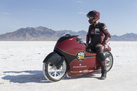 Baume & Mercier Homenajea a la Leyenda de las Carreras Burt Munro