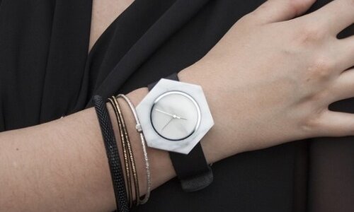 El Mason Watch es (casi) tan tonto como un ladrillo