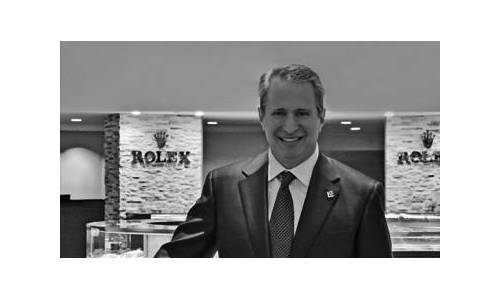 ONLINE RETAIL - LADRILLOS Y CLICKS: LA NUEVA BATALLA DE LA RED